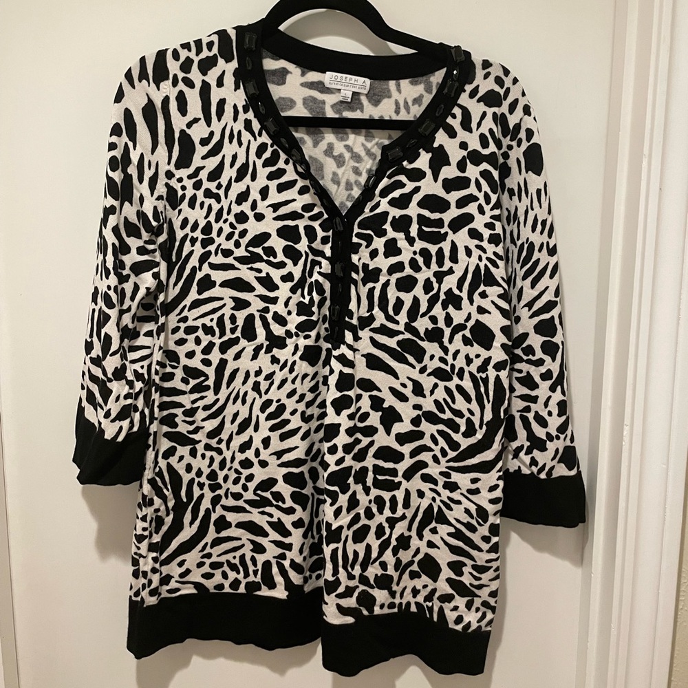 Joseph A Black & White Animal Print Sweater Top